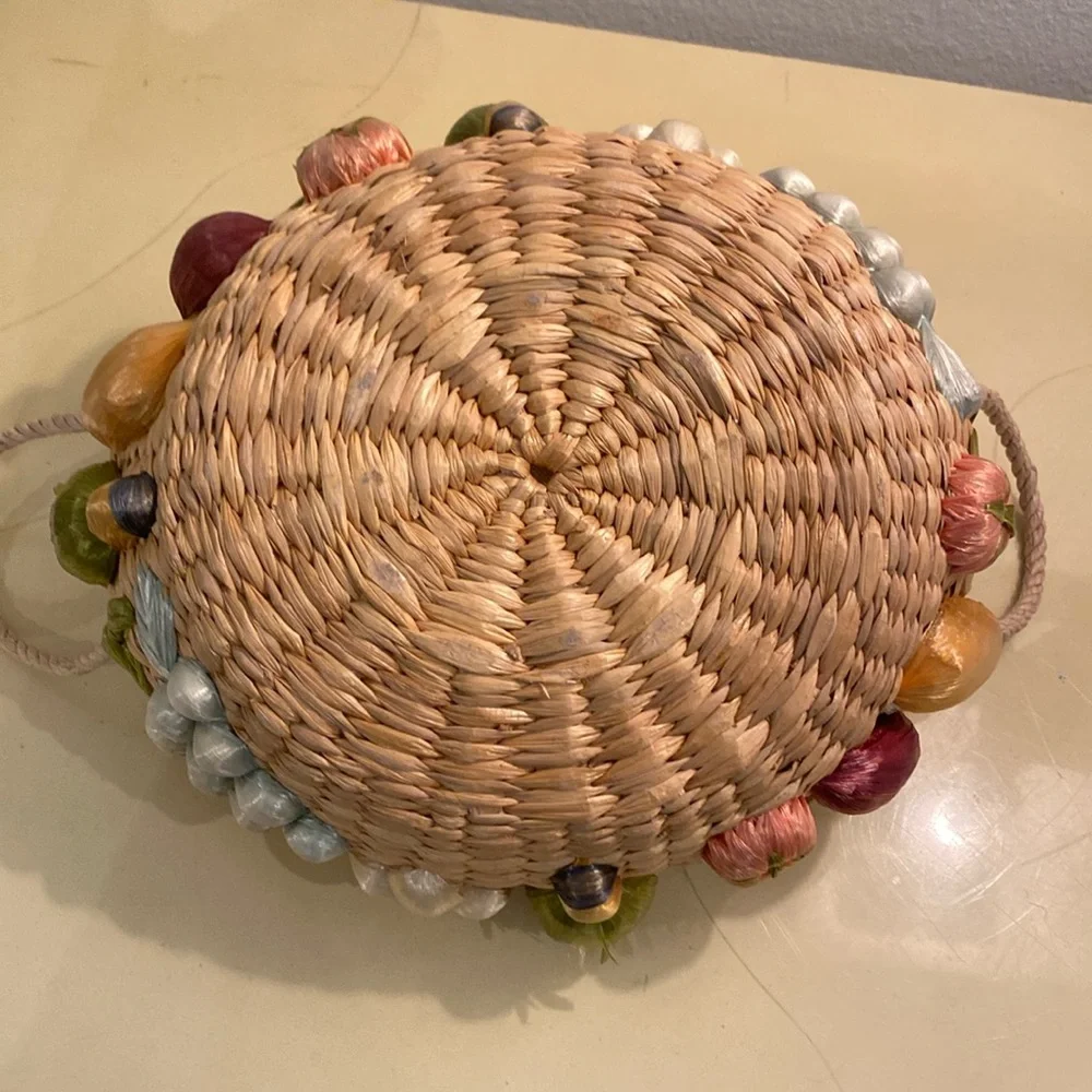 Vintage Woven Raffia Straw Round Casserole‎ Basket.  Handles.  Colorful Veggies